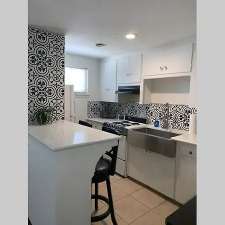 Studio Apt In Asian District